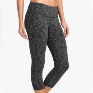 Athleta Energy Chaturanga Capri Leggings Black and gray